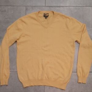 Club Room Men's 100% 2 Ply Cashmere V-Neck Sweater in Yellow